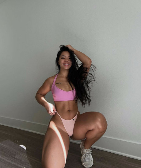 Nacktes geleaktes OnlyFans-Foto von Cainguyeen