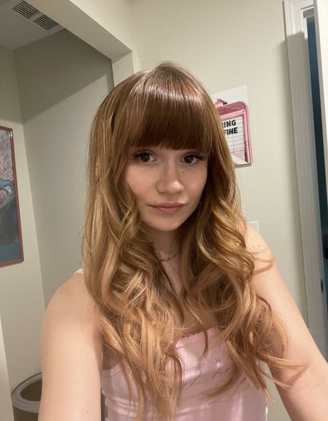 Nacktes geleaktes OnlyFans-Foto von Pixieswallows