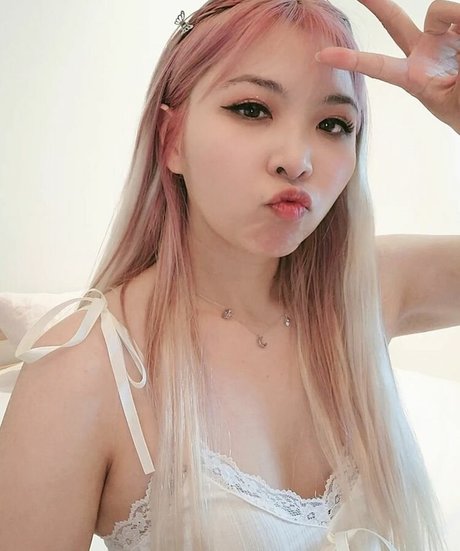 Nacktes geleaktes OnlyFans-Foto von Yvonneflinetv