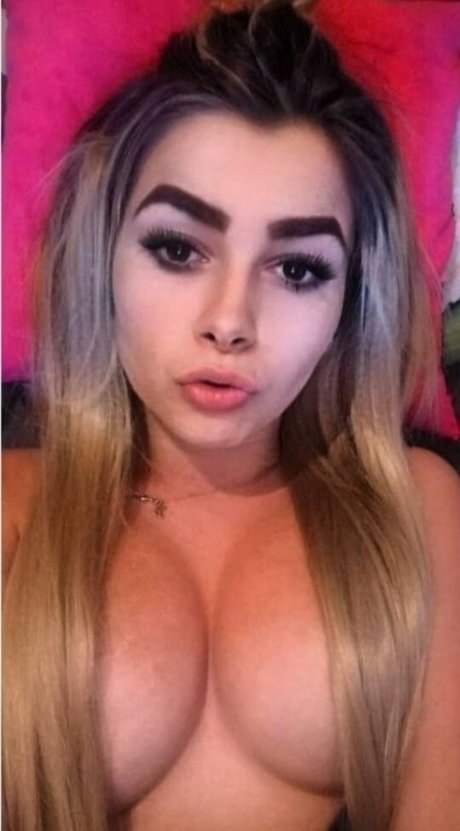 Nacktes geleaktes OnlyFans-Foto von Novinhas