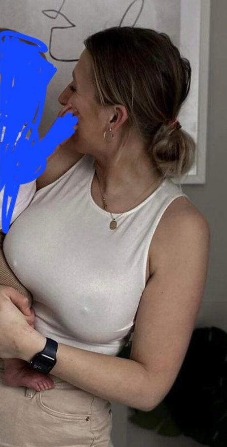 Nacktes geleaktes OnlyFans-Foto von Maddy Smithson