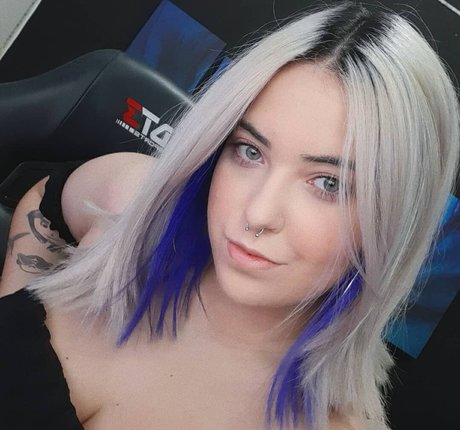 Nacktes geleaktes OnlyFans-Foto von Viihtoia