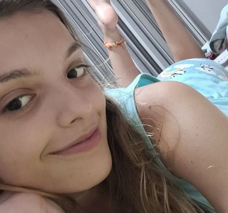 Anna Cute Feet