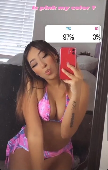 Nacktes geleaktes OnlyFans-Foto von Shr00mfairy