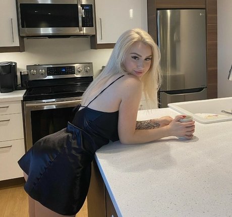 Nacktes geleaktes OnlyFans-Foto von Elena Fleur