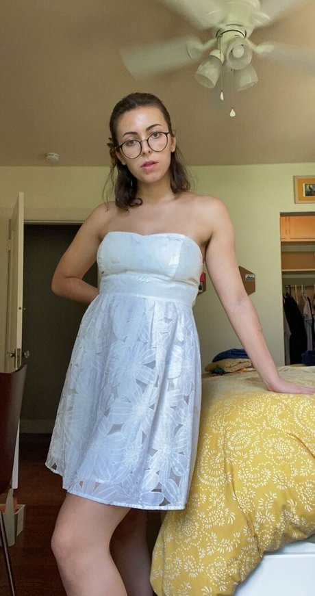 Nacktes geleaktes OnlyFans-Foto von Kayleigh Adams