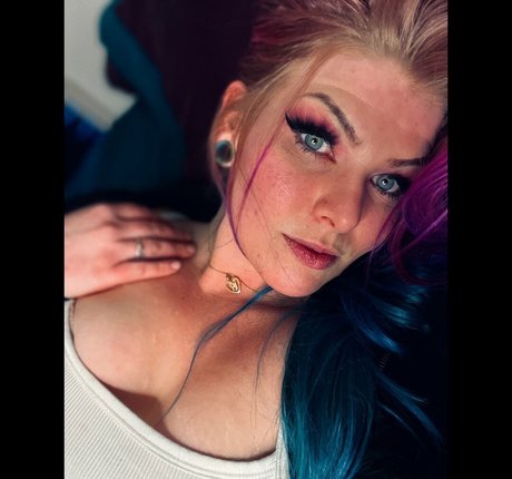 Nacktes geleaktes OnlyFans-Foto von Daisyxdee