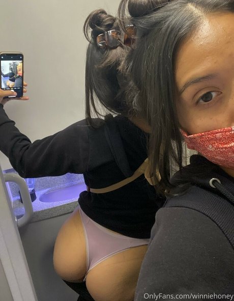Nacktes geleaktes OnlyFans-Foto von Asiawinnie Honey