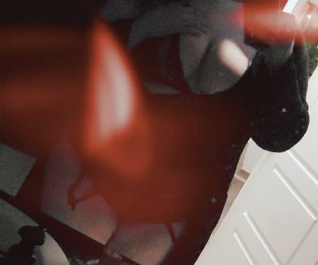 Nacktes geleaktes OnlyFans-Foto von Fluffy Darling