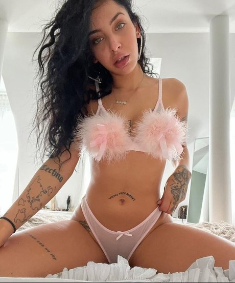 Nacktes geleaktes OnlyFans-Foto von Sara Benamara