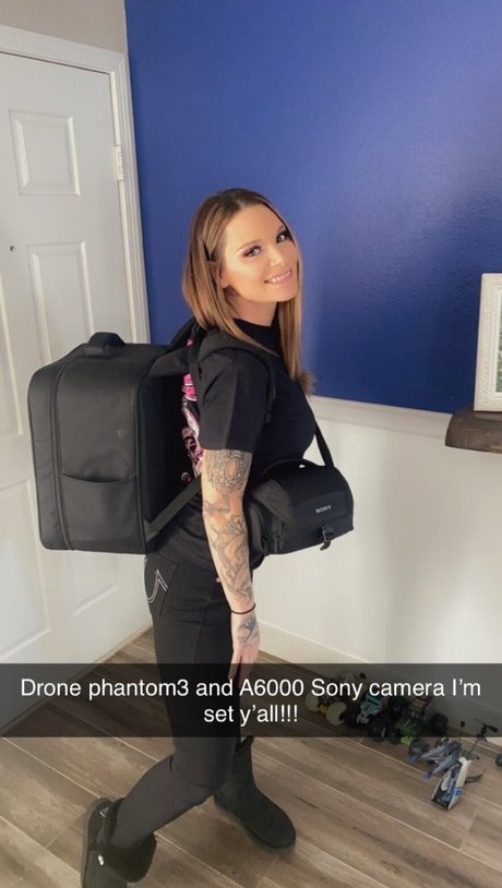 Nacktes geleaktes OnlyFans-Foto von Chroniclesofatiredassmom