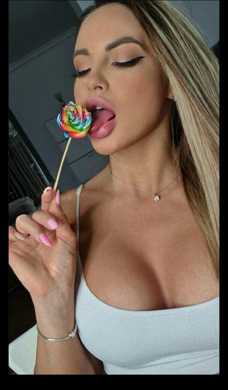Babyannaxx