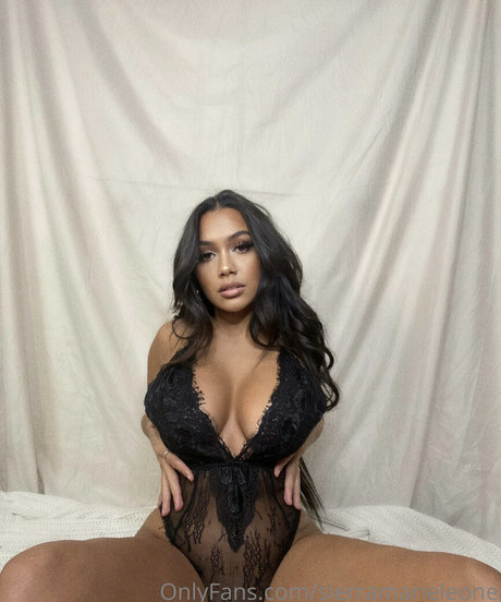 Nacktes geleaktes OnlyFans-Foto von Sierramarieleone