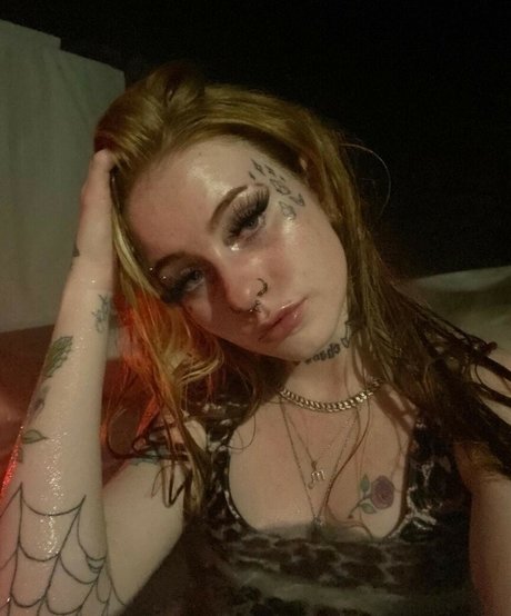 Nacktes geleaktes OnlyFans-Foto von Daphne Blake