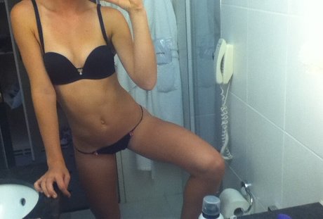 Nacktes geleaktes OnlyFans-Foto von Olivia Rogowska