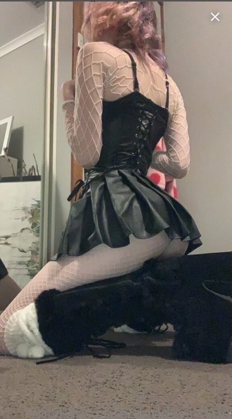 Nacktes geleaktes OnlyFans-Foto von Daddyysissue