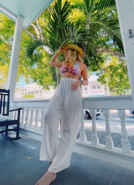 Nacktes geleaktes OnlyFans-Foto von Emma Topps