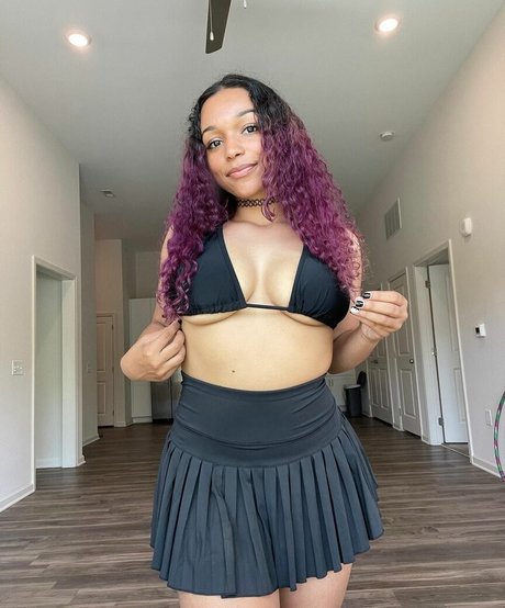 Nacktes geleaktes OnlyFans-Foto von Pixielovve