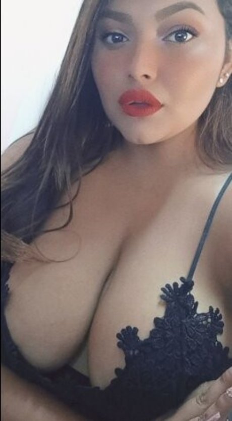 Nacktes geleaktes OnlyFans-Foto von Lauren Rouse