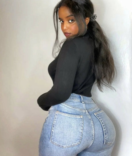 Nacktes geleaktes OnlyFans-Foto von Rediet Birhane