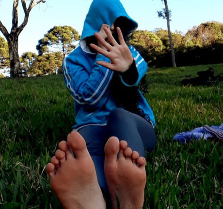 Nacktes geleaktes OnlyFans-Foto von Friends Pretty Feet