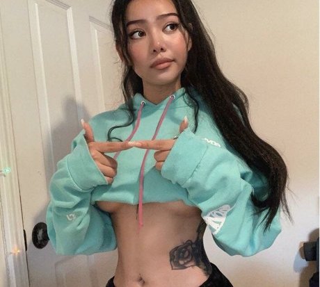Nacktes geleaktes OnlyFans-Foto von Bella Porch