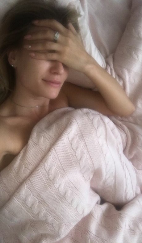 Olia Tira