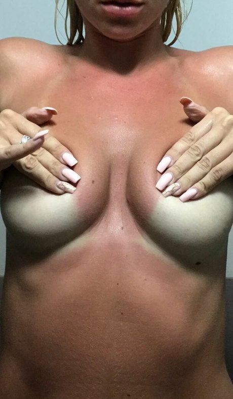 Nacktes geleaktes OnlyFans-Foto von Olia Tira