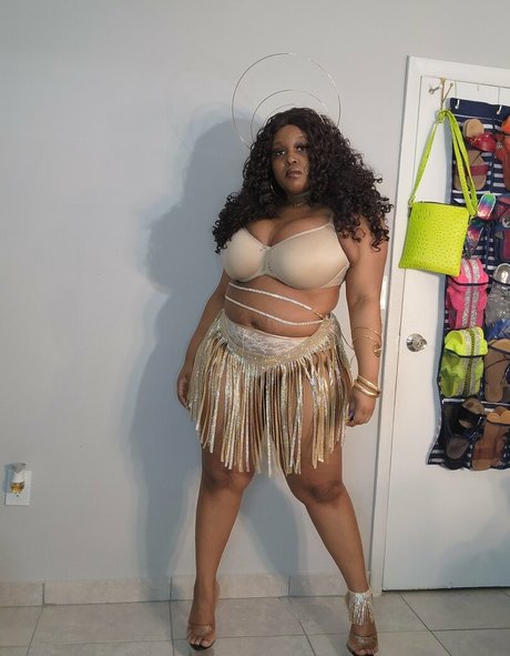 Nacktes geleaktes OnlyFans-Foto von Divinejinn
