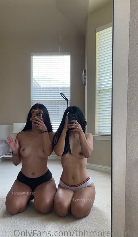 Nacktes geleaktes OnlyFans-Foto von Tightnquirky