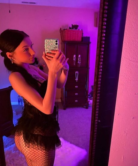 Nacktes geleaktes OnlyFans-Foto von Pixzn