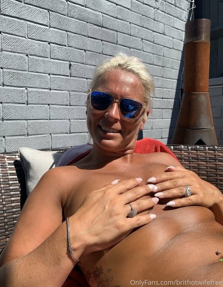 Ukhotwife