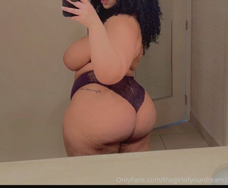 Nacktes geleaktes OnlyFans-Foto von Thegirlofyourdreamz