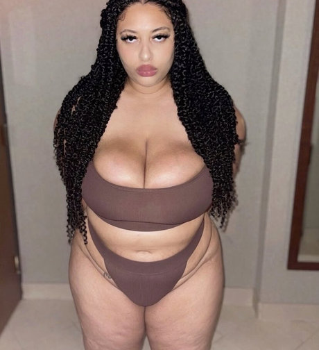 Nacktes geleaktes OnlyFans-Foto von Thegirlofyourdreamz
