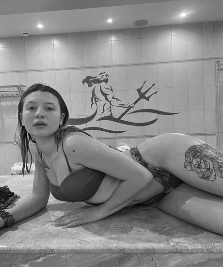 Nacktes geleaktes OnlyFans-Foto von Kiwichka