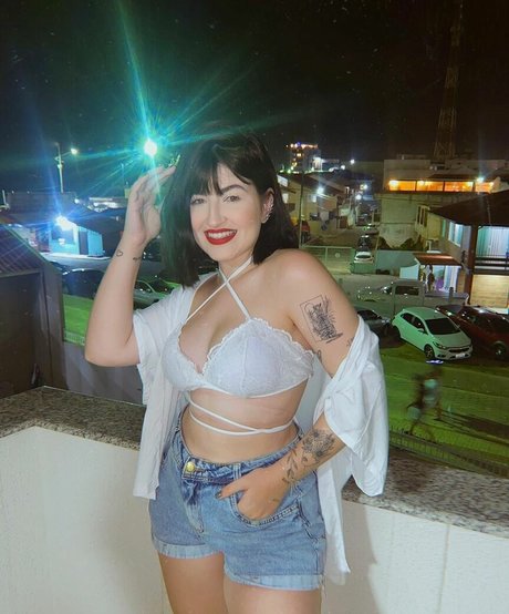 Nacktes geleaktes OnlyFans-Foto von Bella Sant