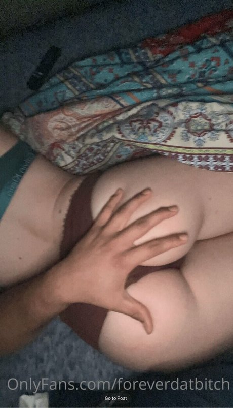 Nacktes geleaktes OnlyFans-Foto von Foreverdatbitch