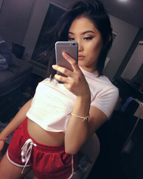 Nacktes geleaktes OnlyFans-Foto von Evedesu
