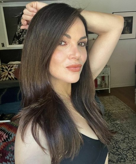 Lana Parilla