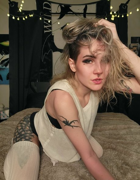 Nacktes geleaktes OnlyFans-Foto von Adalindgrayxo