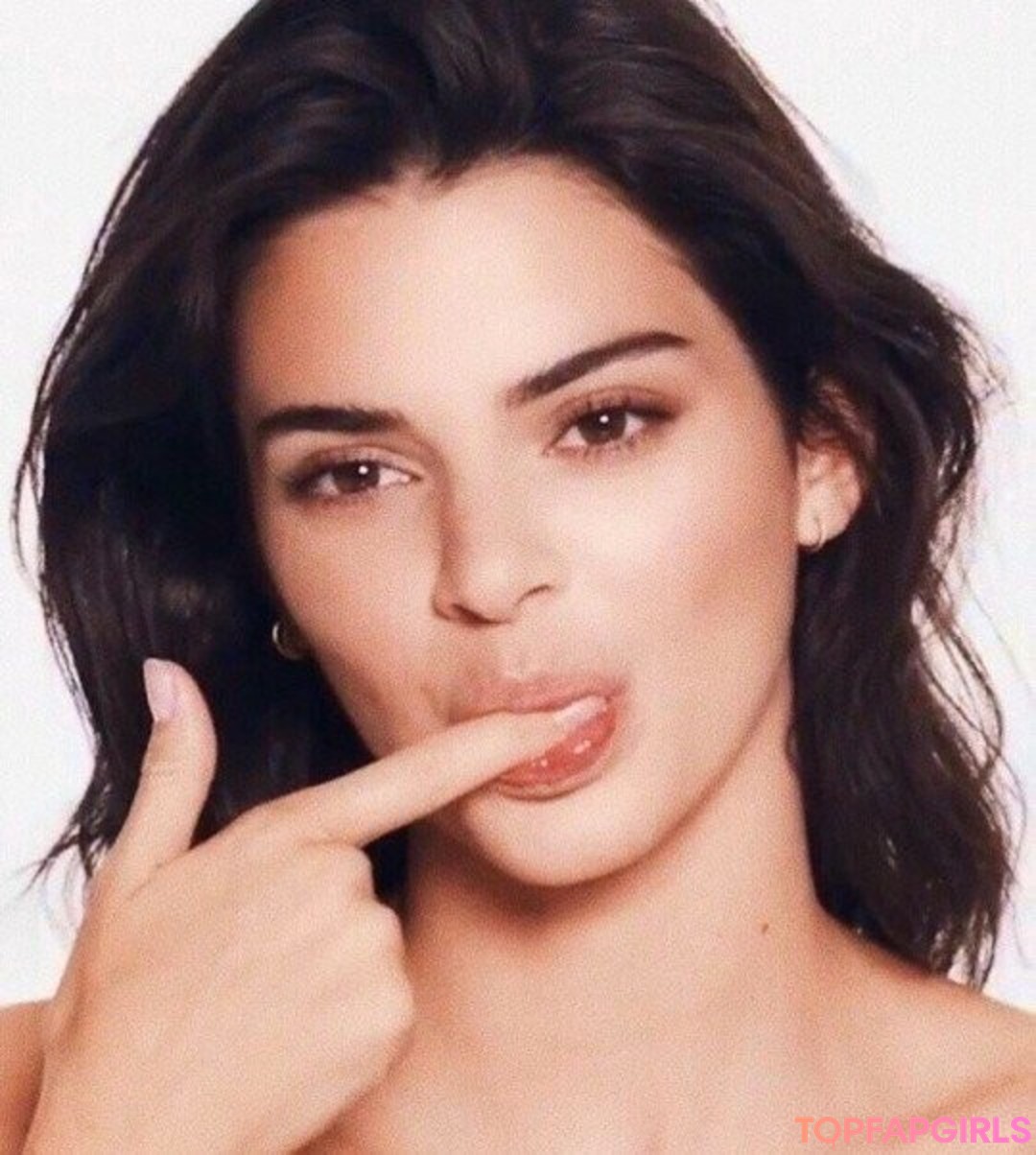 Nacktes geleaktes OnlyFans-Foto von Kendall Jenner #1074