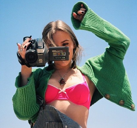 Nacktes geleaktes OnlyFans-Foto von Maisy Stella