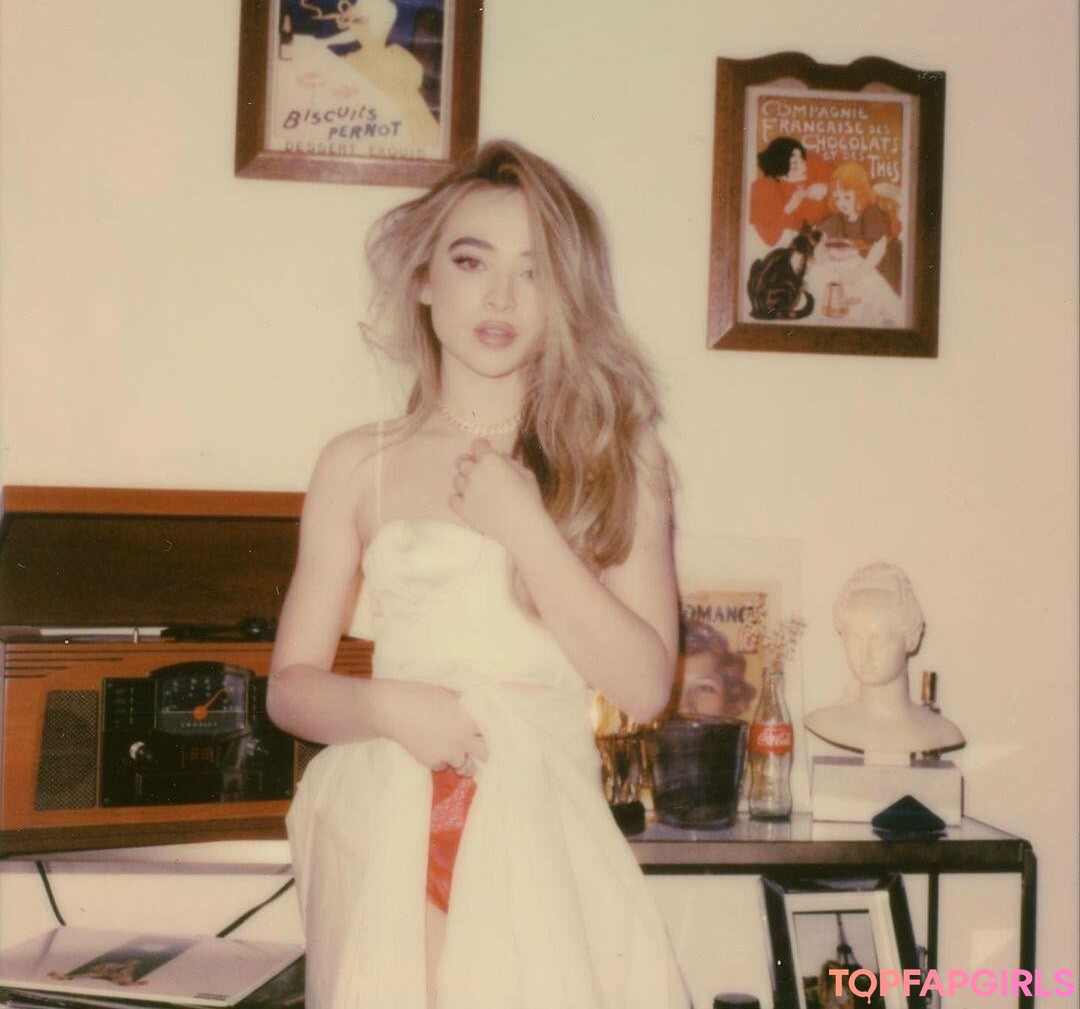 Nacktes geleaktes OnlyFans-Foto von Sabrina Carpenter #1005