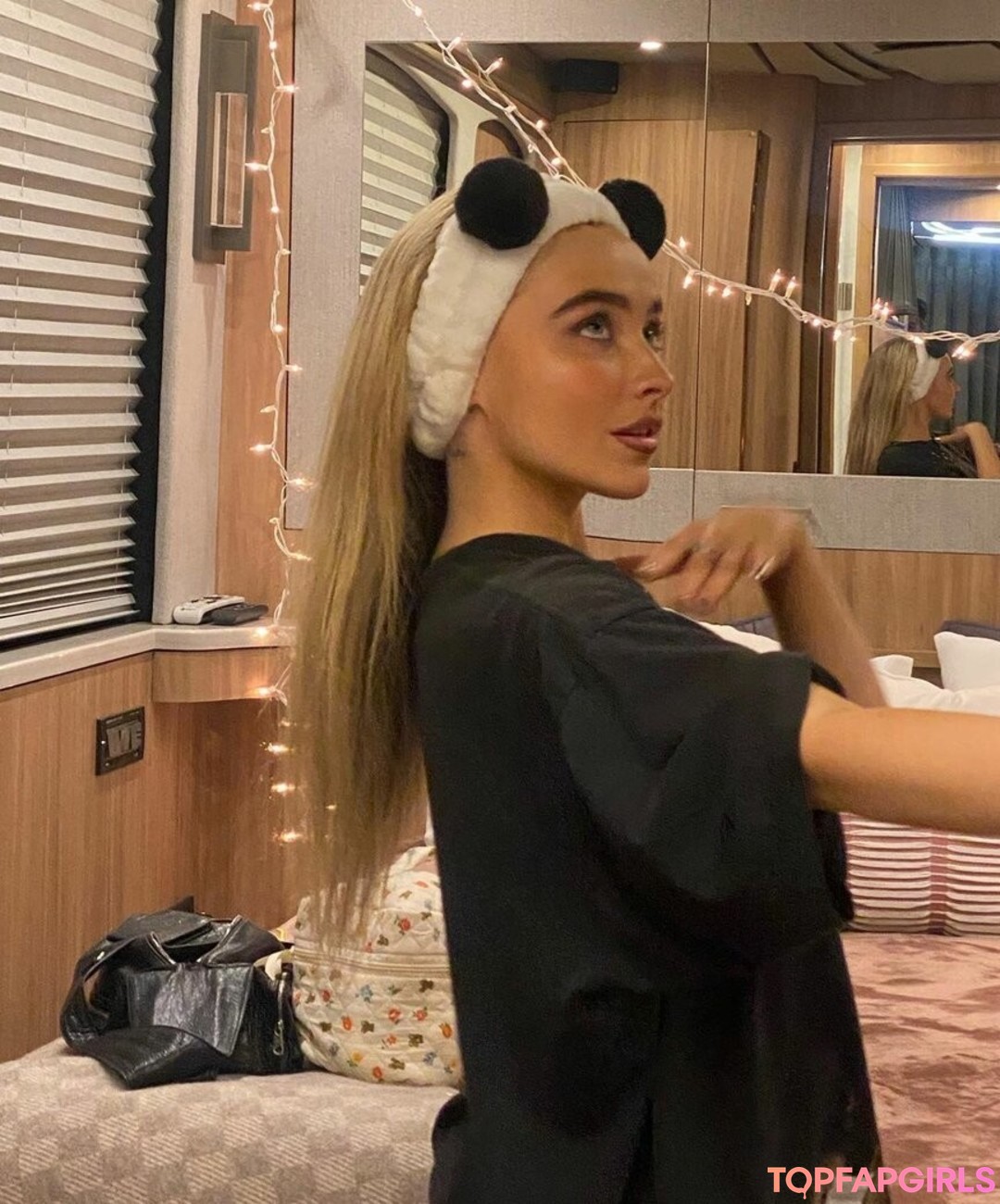 Nacktes geleaktes OnlyFans-Foto von Sabrina Carpenter #1156