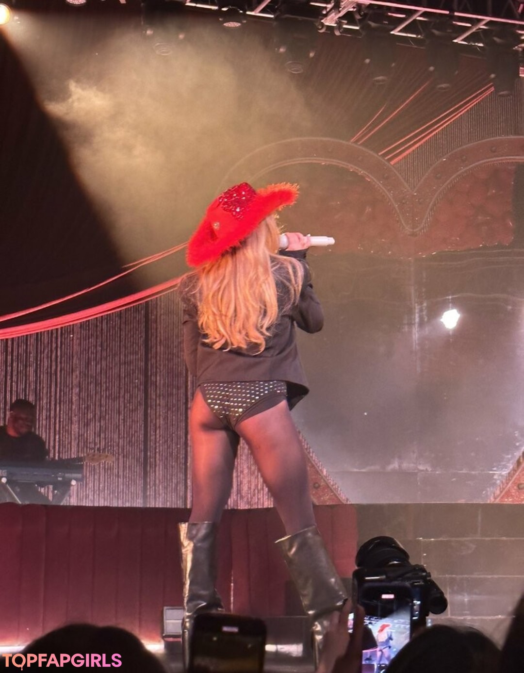 Nacktes geleaktes OnlyFans-Foto von Sabrina Carpenter #1166