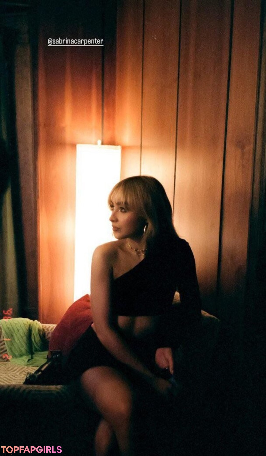 Nacktes geleaktes OnlyFans-Foto von Sabrina Carpenter #1194