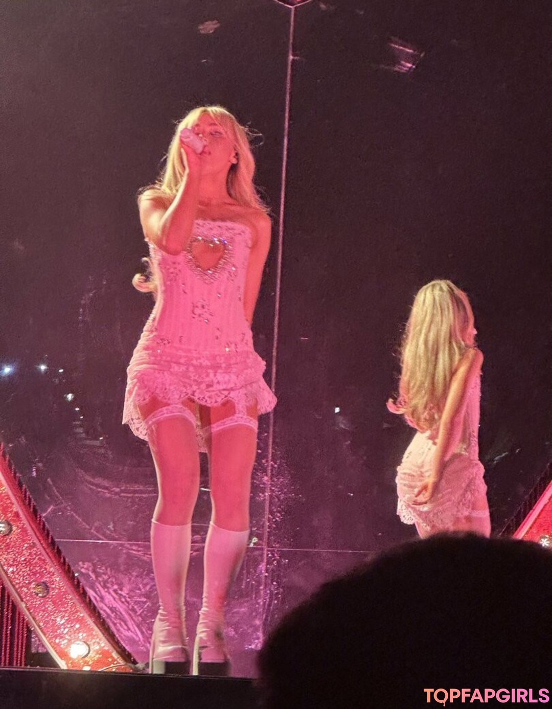 Nacktes geleaktes OnlyFans-Foto von Sabrina Carpenter #1217