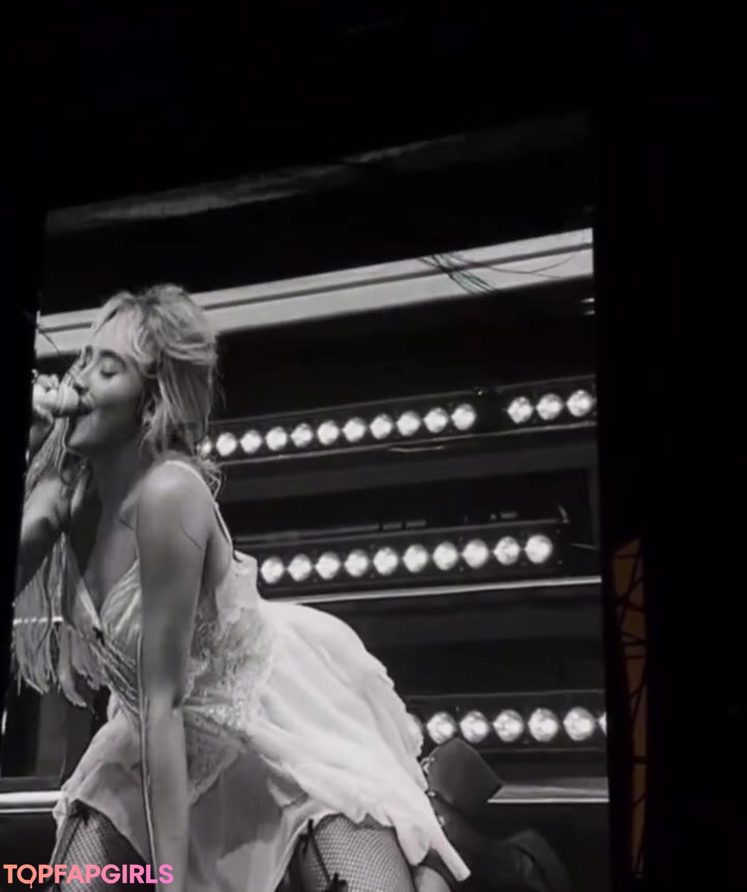 Nacktes geleaktes OnlyFans-Foto von Sabrina Carpenter #1499