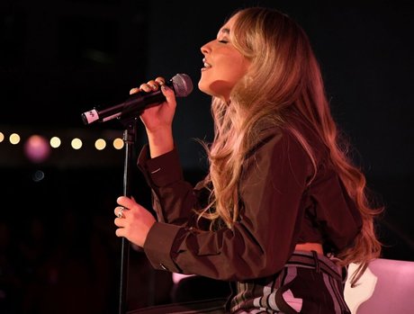 Nacktes geleaktes OnlyFans-Foto von Sabrina Carpenter
