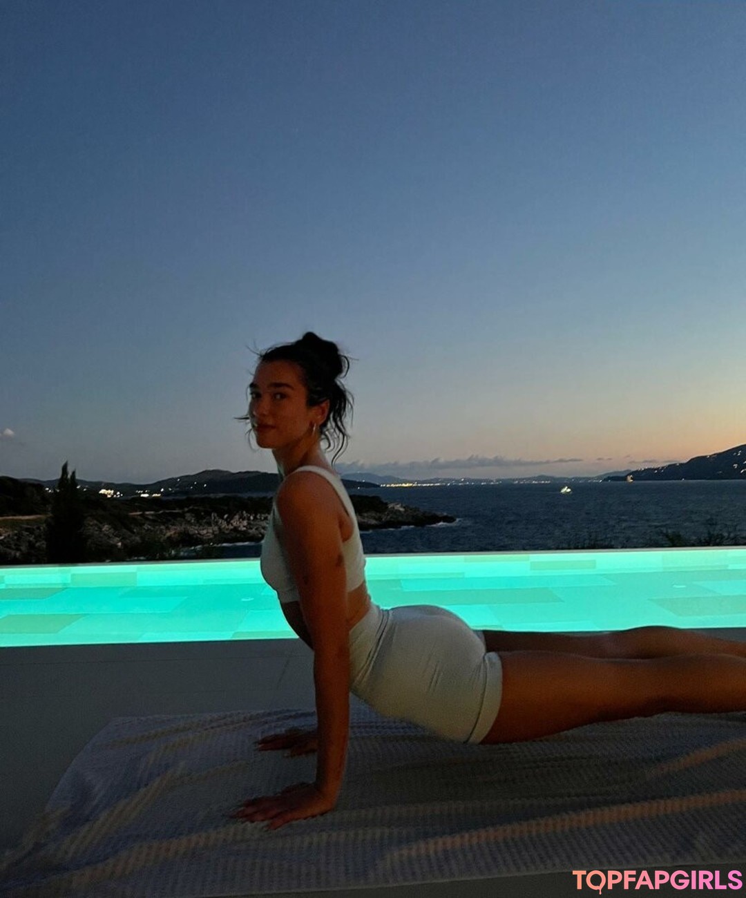 Nacktes geleaktes OnlyFans-Foto von Dua Lipa #1135